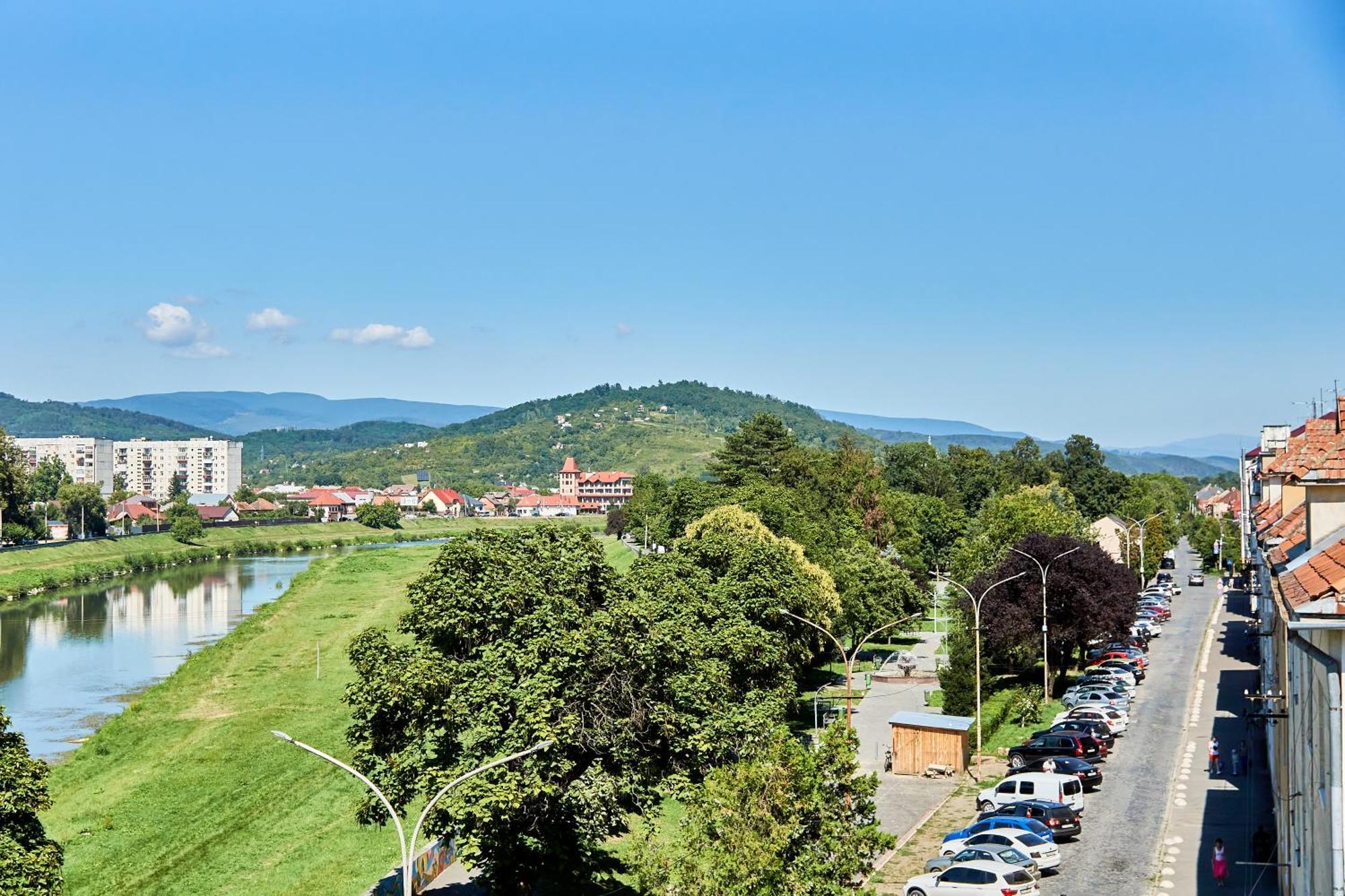 Wonderful Panoramic View Apartment Moukatcheve Extérieur photo