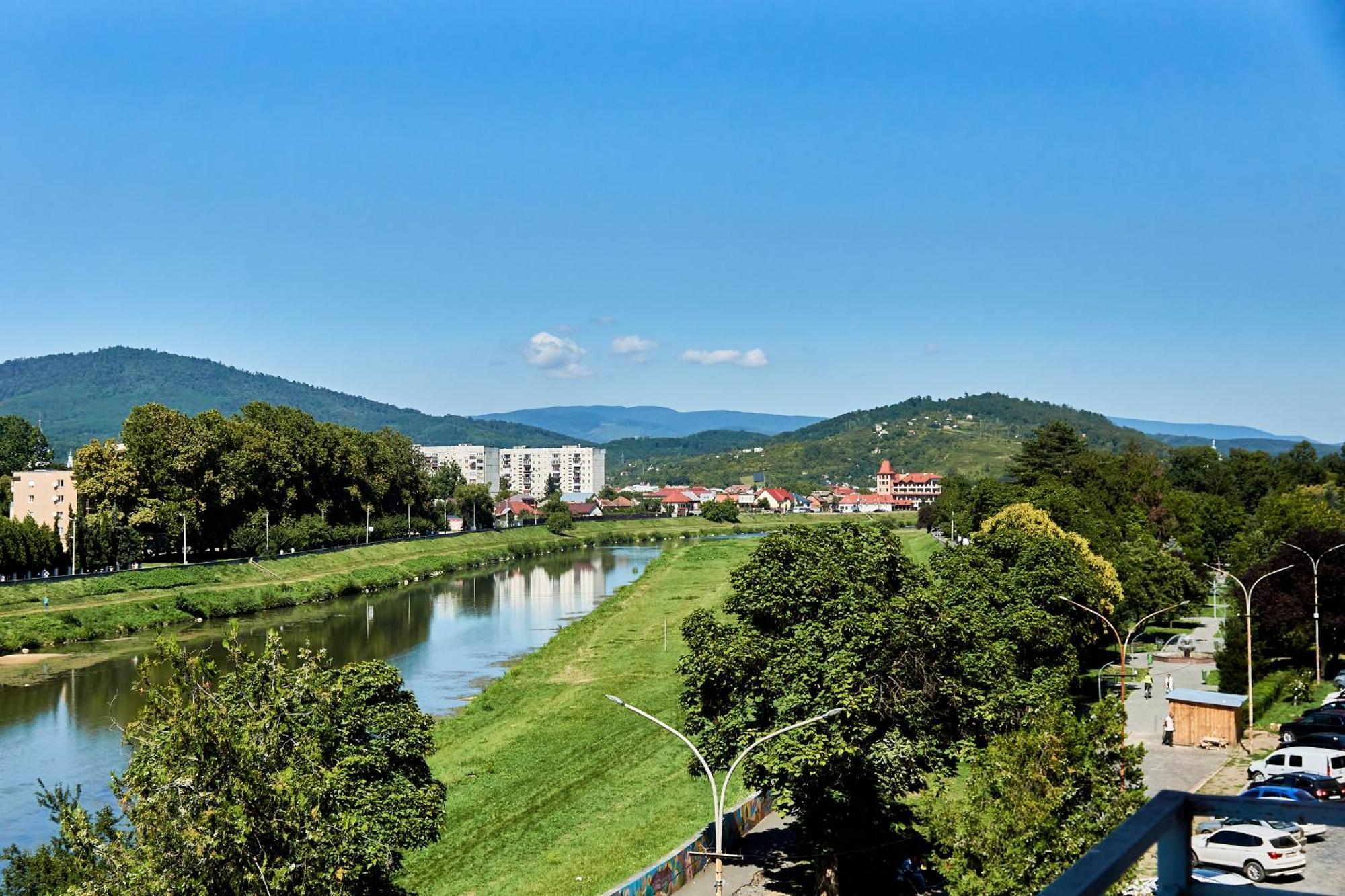 Wonderful Panoramic View Apartment Moukatcheve Extérieur photo